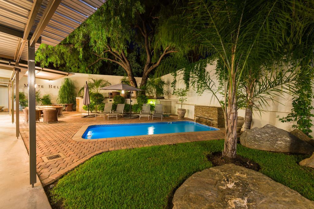 Montebello Guesthouse ウィントフーク エクステリア 写真